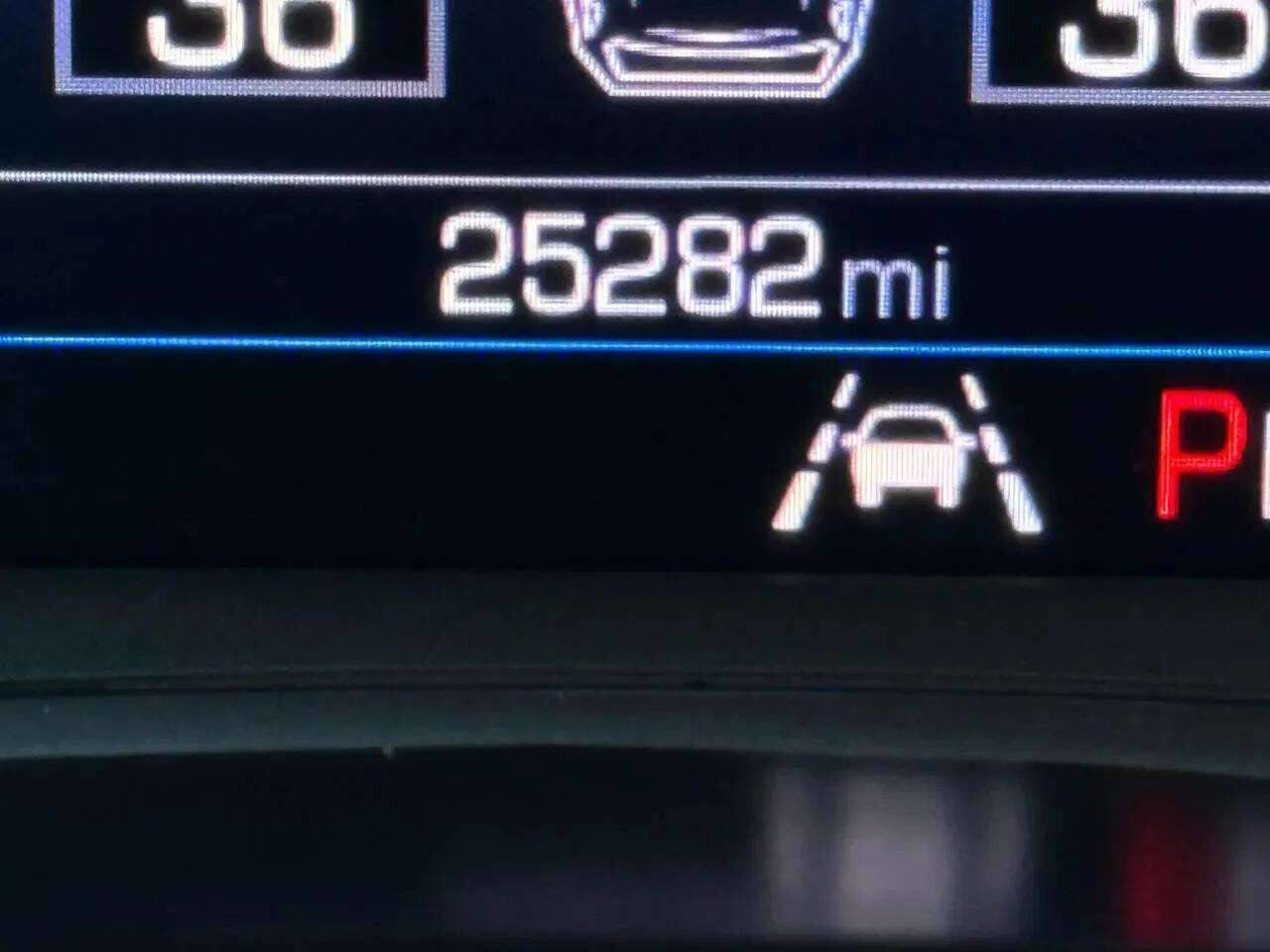 Used 2021 Chevrolet Equinox LT image 37