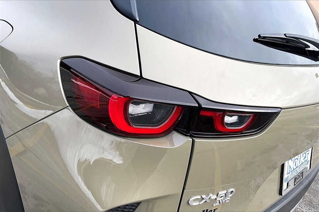 Used 2025 MAZDA CX-50 Meridian Edition image 30
