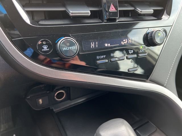 Used 2024 Toyota Camry SE image 29