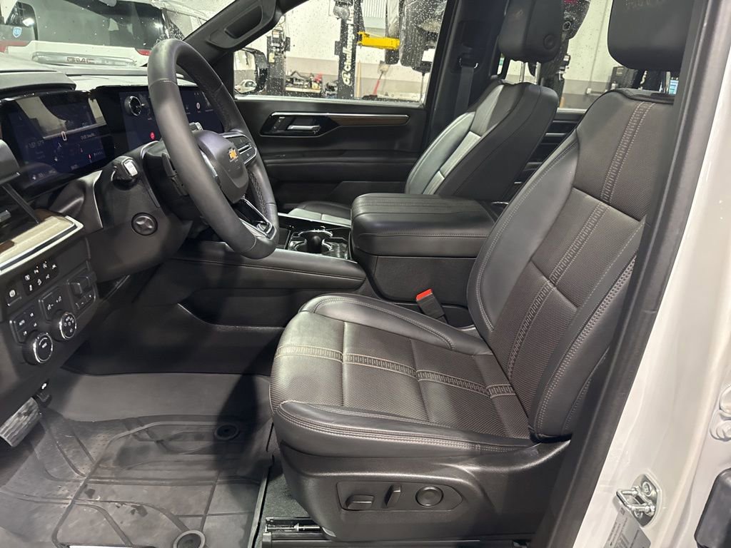 Used 2025 Chevrolet Tahoe High Country w/ Sun And Tow Package image 23