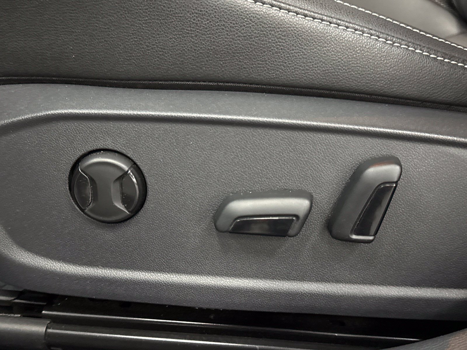 Used 2022 Volkswagen Jetta SE w/ Panoramic Sunroof Package FWD image 20