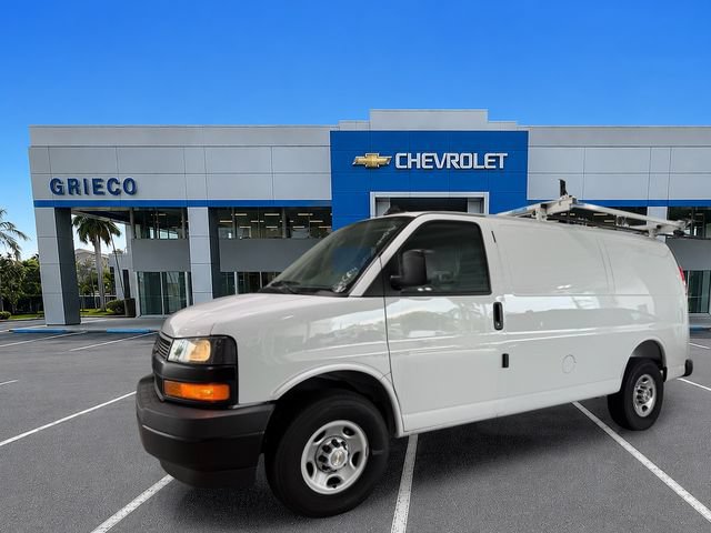 Used 2025 Chevrolet Express 2500 w/ Driver Convenience Package RWD image 3