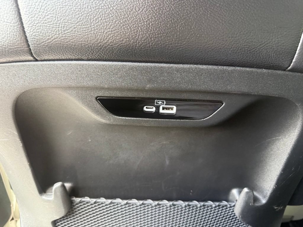Used 2022 Chrysler Pacifica Touring-L AWD/4WD image 34