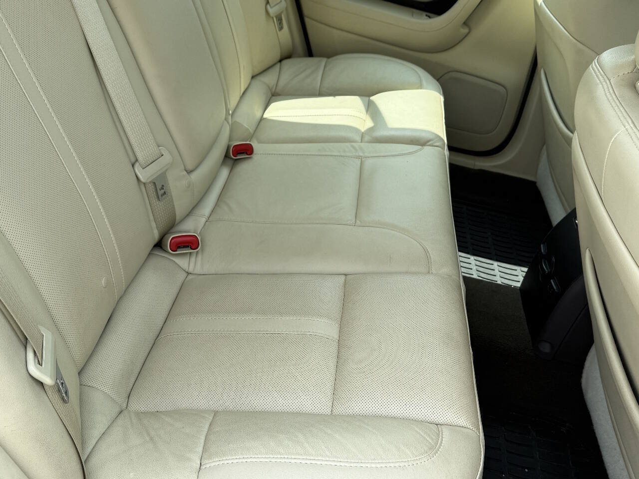Used 2016 Lincoln MKS AWD w/ Equipment Group 101A image 17