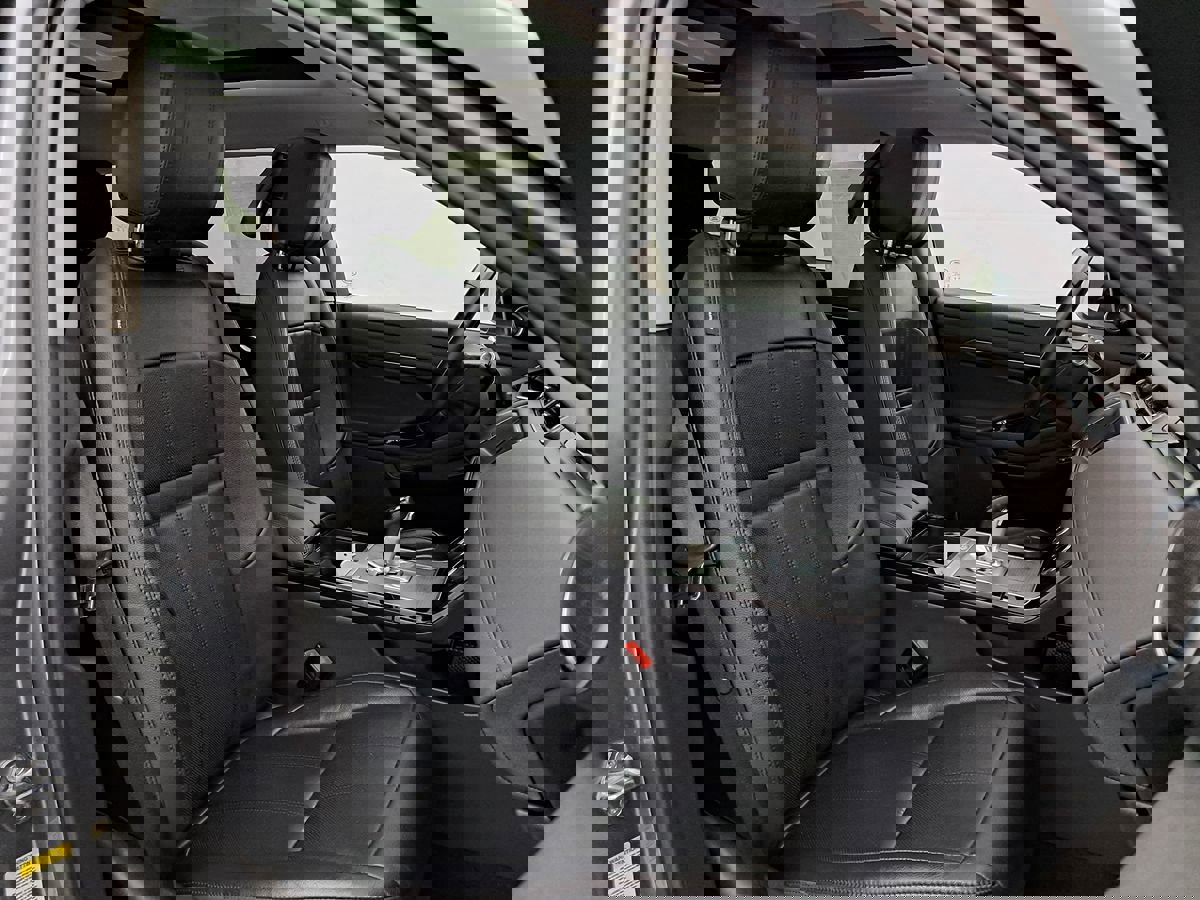 Used 2021 Land Rover Range Rover Evoque S AWD/4WD image 40