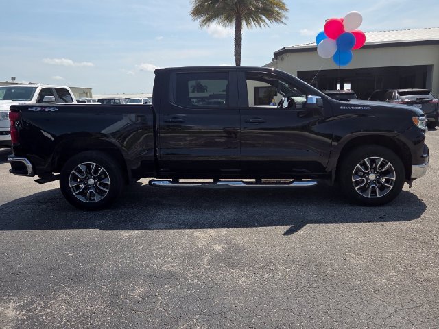 Used 2023 Chevrolet Silverado 1500 LT AWD/4WD image 2