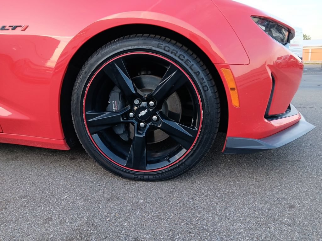 Used 2021 Chevrolet Camaro LT RWD image 4