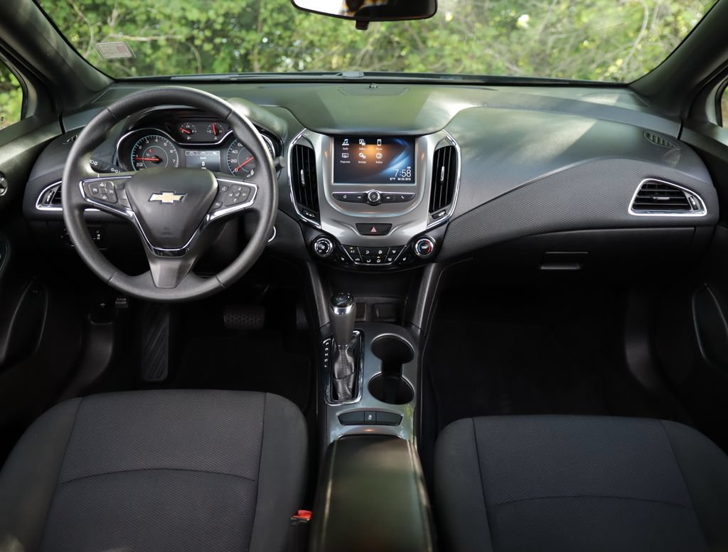 Used 2017 Chevrolet Cruze LT w/ Convenience Package FWD image 18