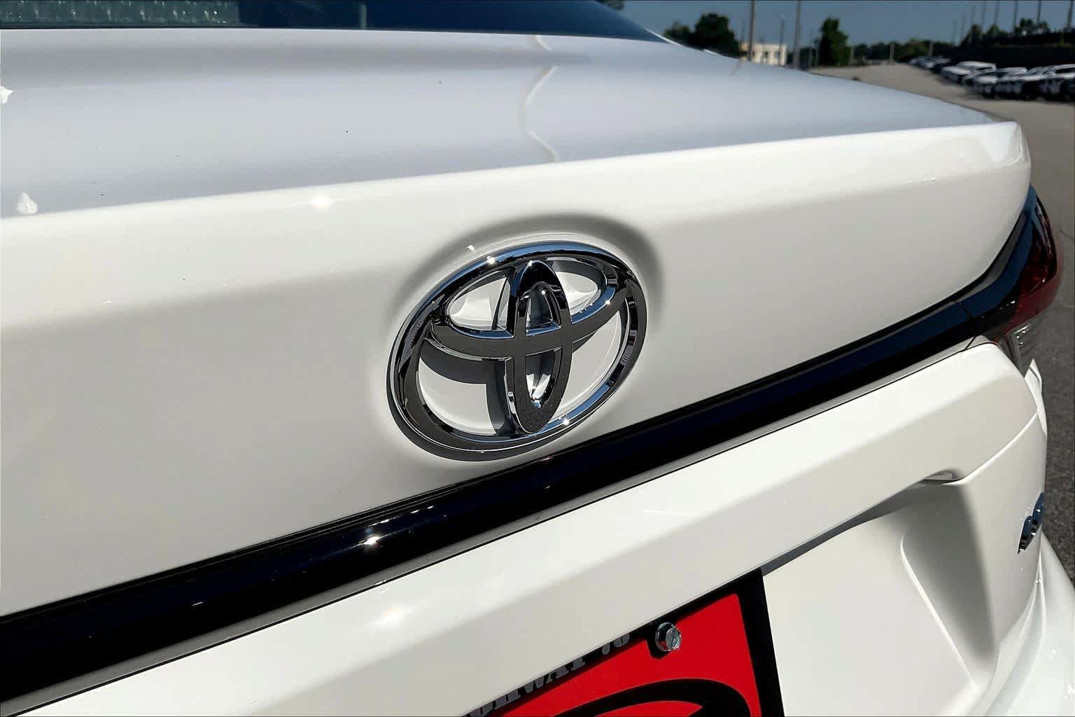 Used 2026 Toyota Corolla LE FWD image 30