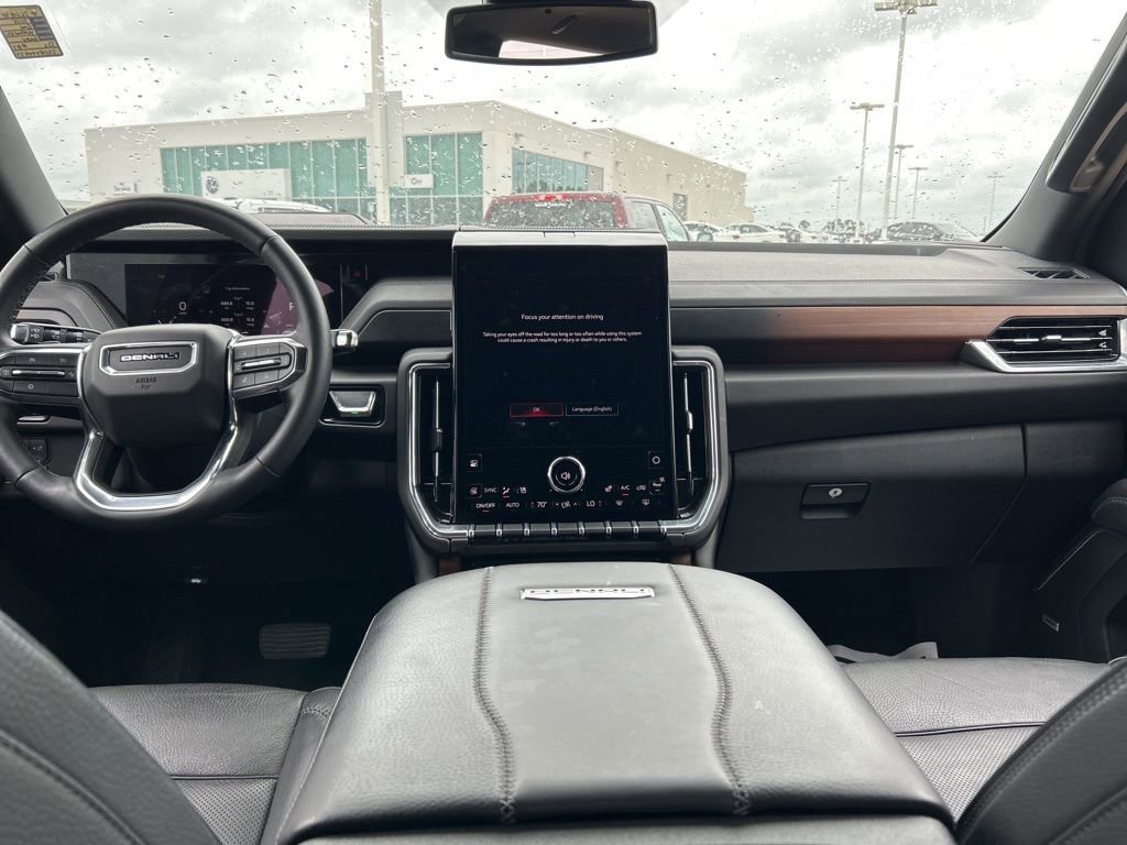 Used 2025 GMC Yukon XL Denali RWD image 14