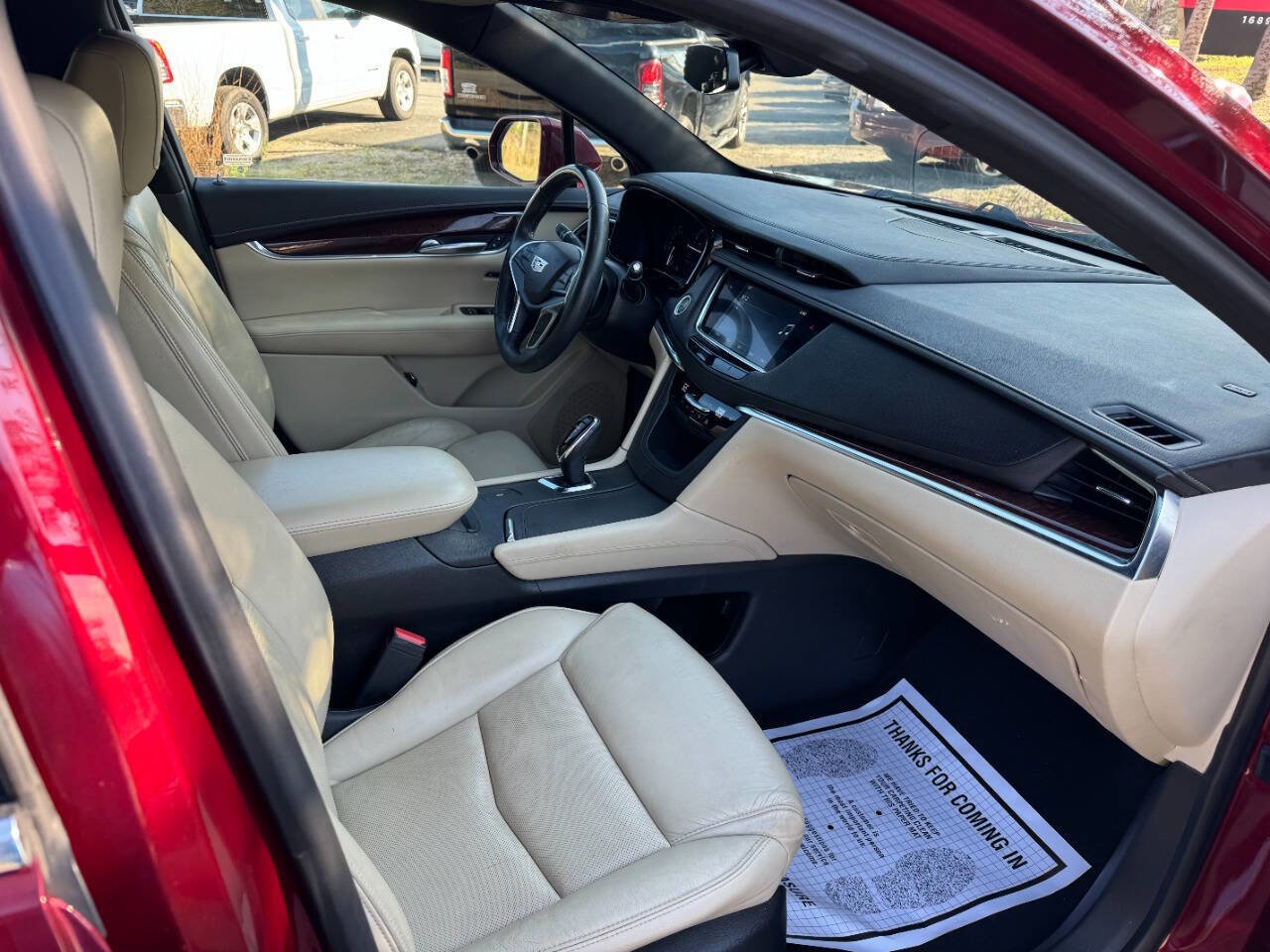 Used 2017 Cadillac XT5 Luxury w/ Driver Awareness Package image 16