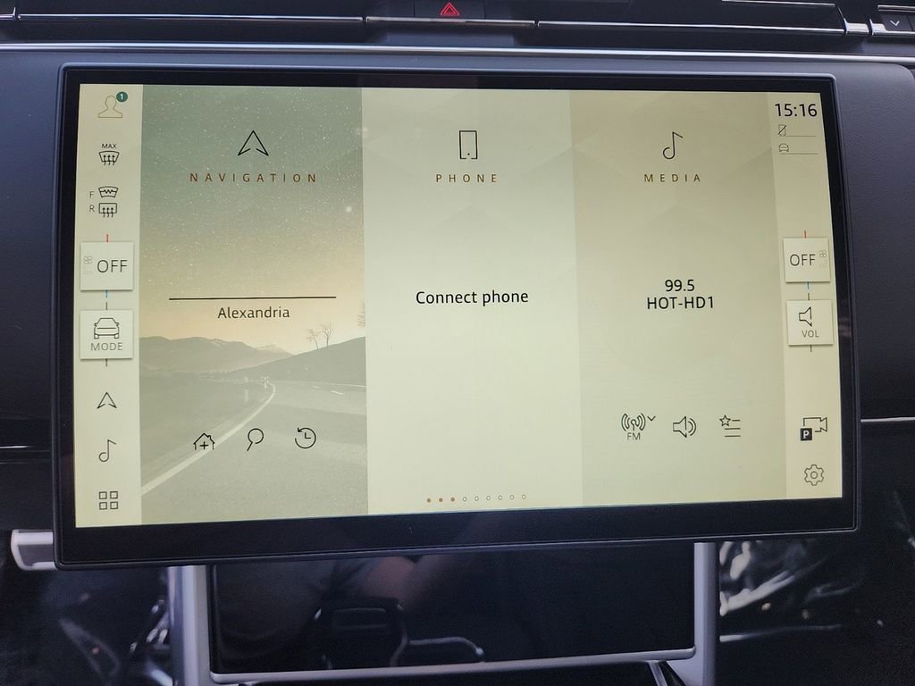 Used 2025 Land Rover Range Rover SE image 17