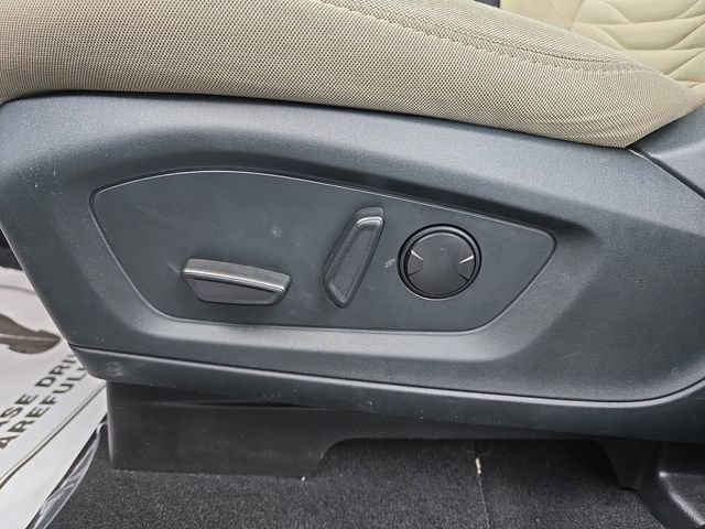 Used 2021 Ford Explorer XLT image 23