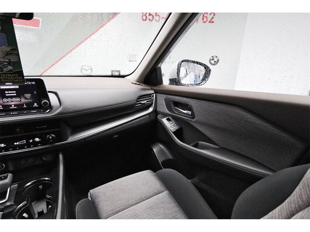 Used 2023 Nissan Rogue SV image 8