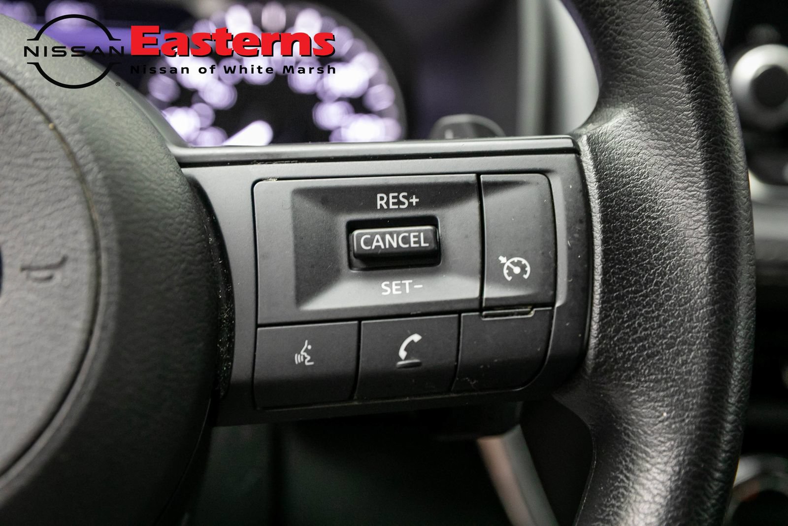 Used 2023 Nissan Rogue S AWD/4WD image 15