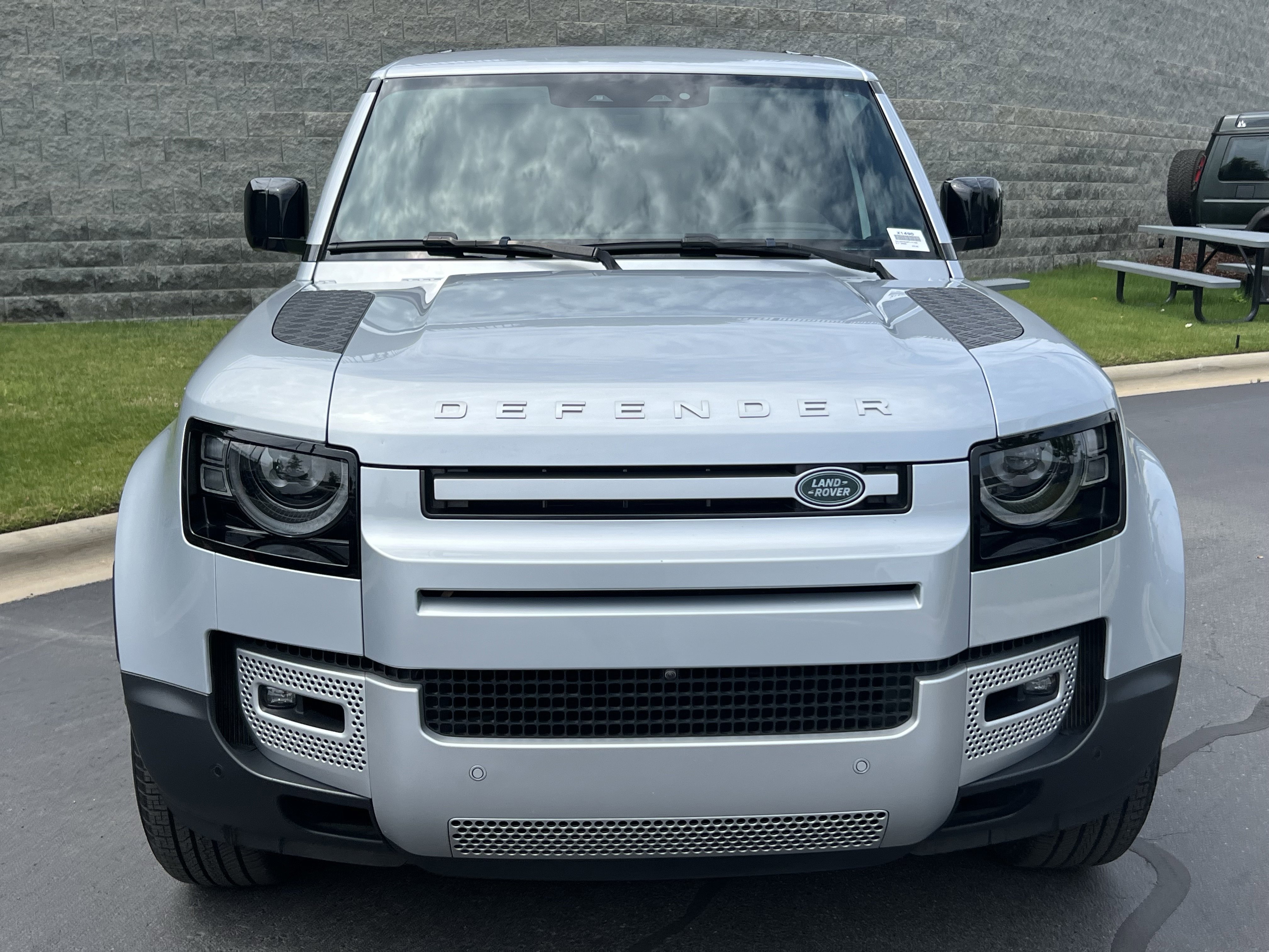 Used 2023 Land Rover Defender 130 SE AWD/4WD image 6