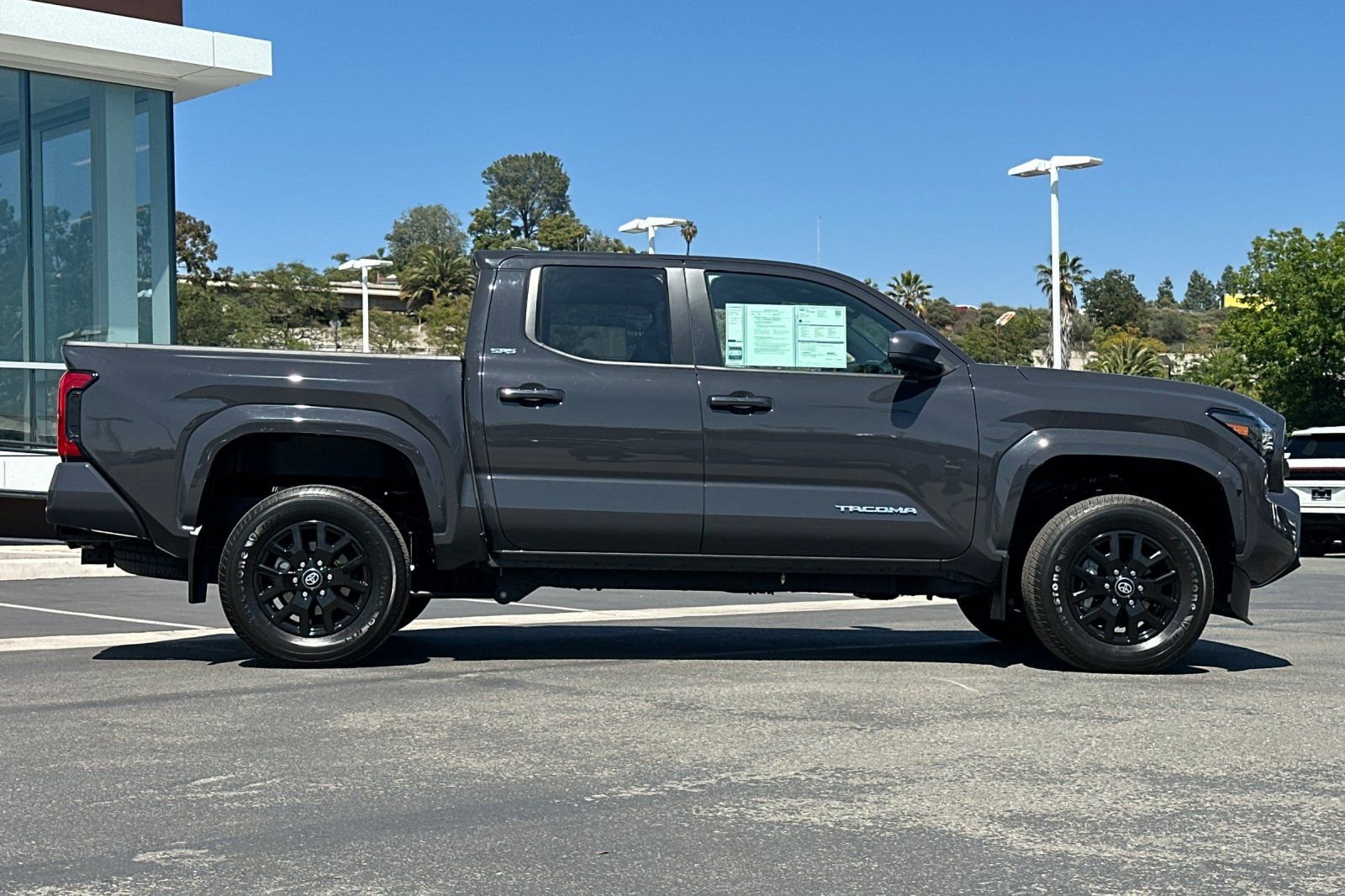 Used 2024 Toyota Tacoma SR5 AWD/4WD image 2