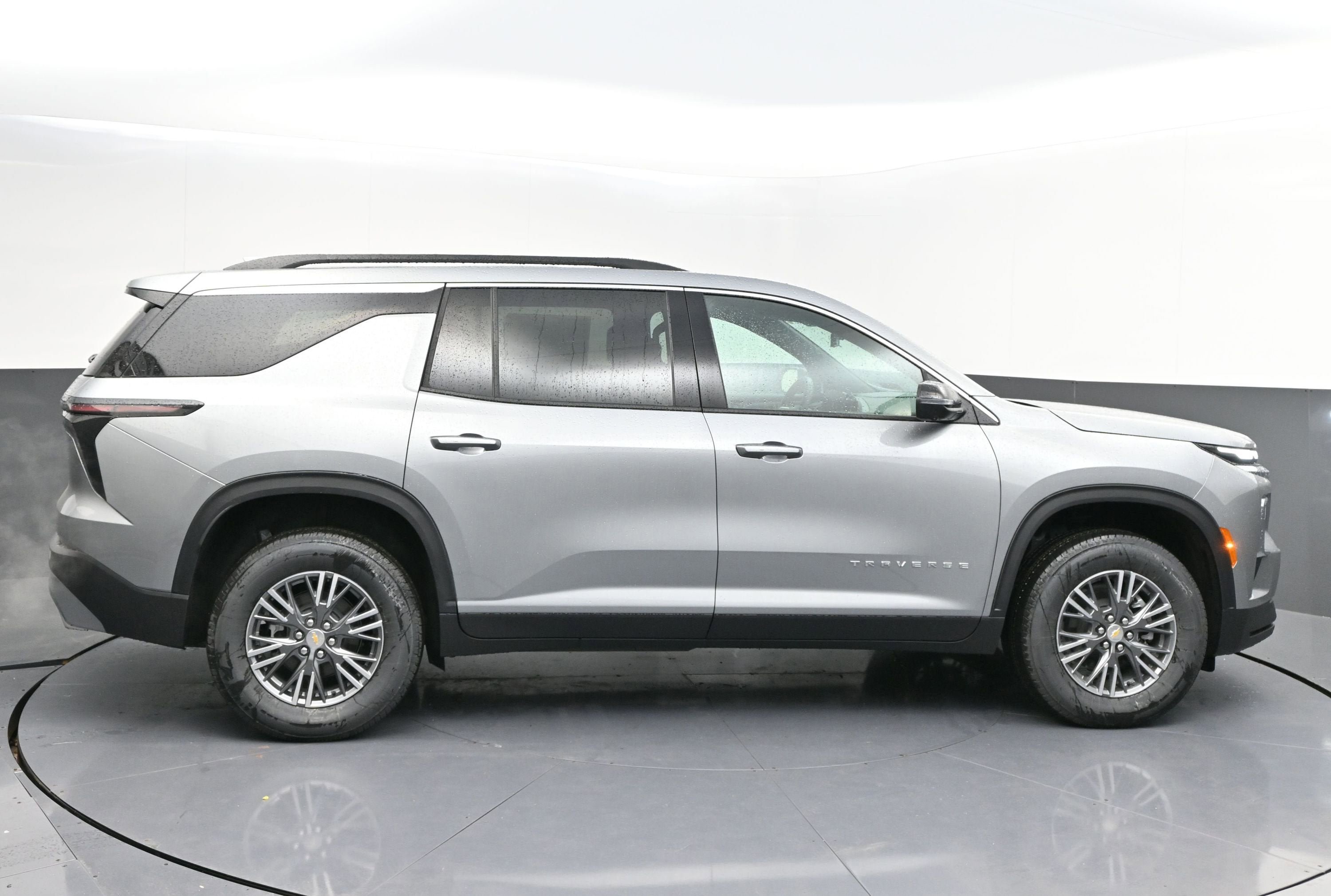 New 2026 Chevrolet Traverse LT FWD image 8
