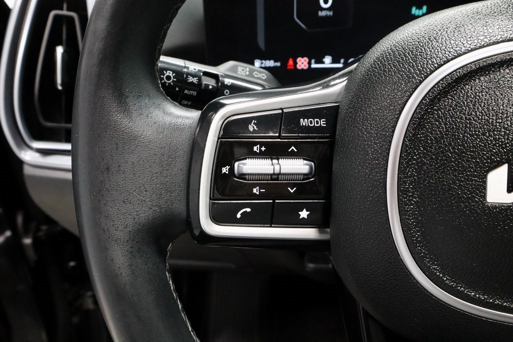 Used 2025 Kia Sorento SX image 29