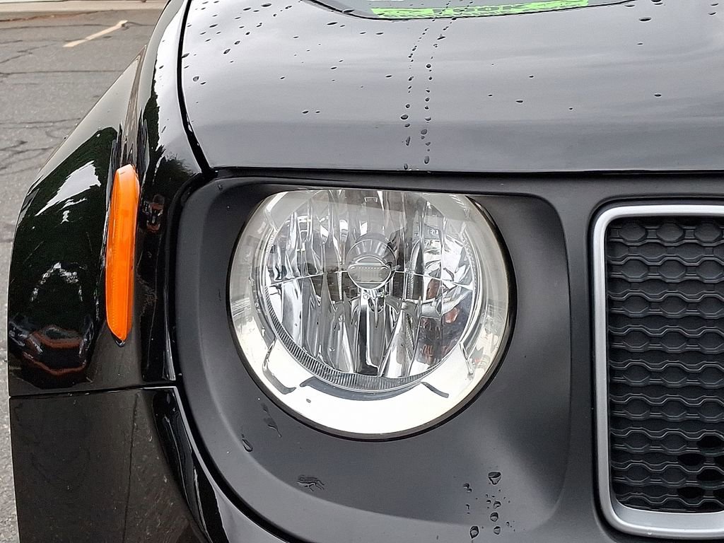 Used 2023 Jeep Renegade Latitude image 9