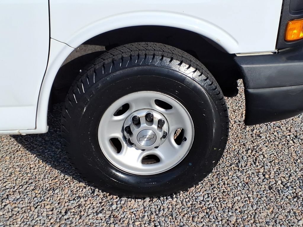 Used 2016 Chevrolet Express 2500 RWD image 14