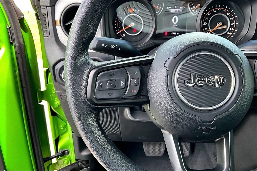 Used 2025 Jeep Wrangler Sport AWD/4WD image 10