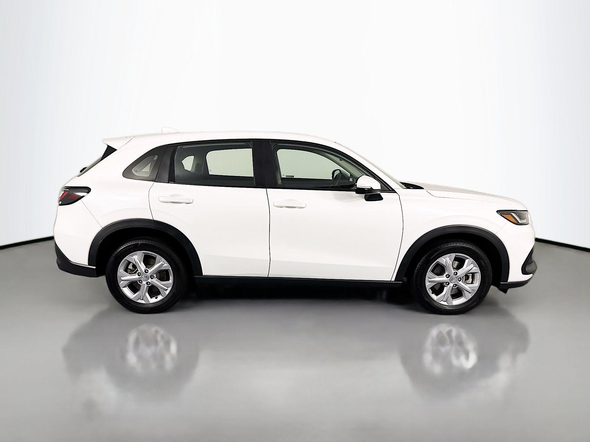 Certified 2023 Honda HR-V LX image 4