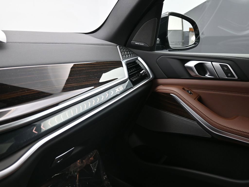 New 2026 BMW X5 xDrive50e AWD/4WD image 18