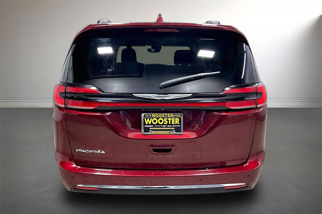 Used 2021 Chrysler Pacifica Touring image 6