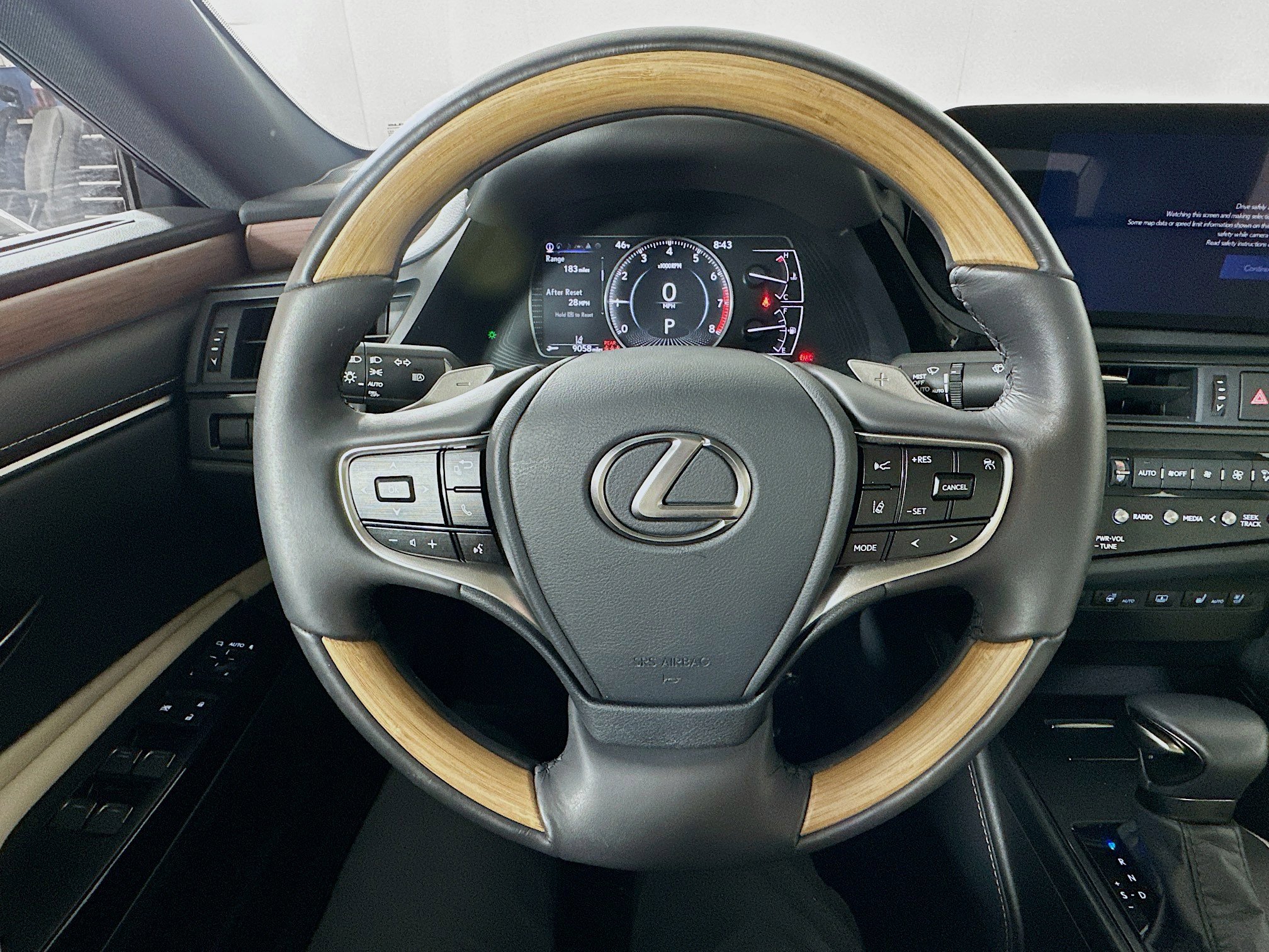 Used 2024 Lexus ES 350 Luxury w/ Technology Package image 11