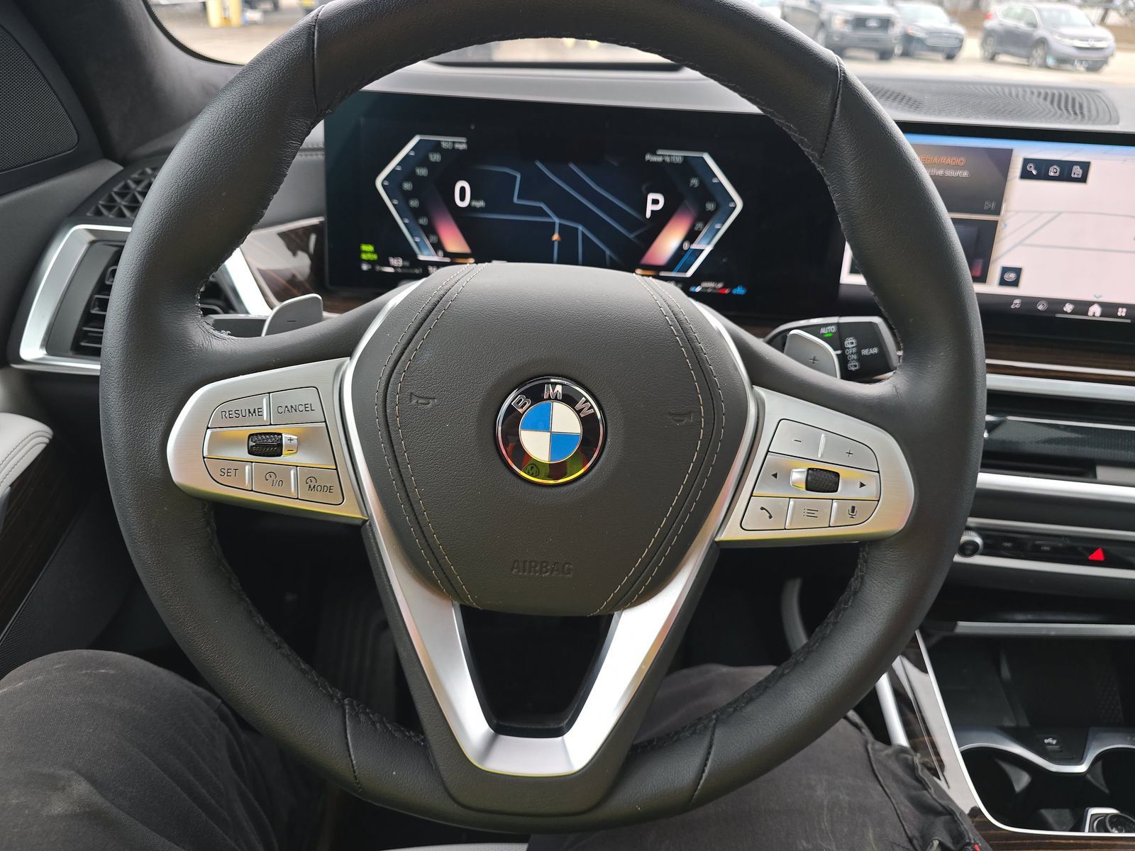 Used 2025 BMW X7 xDrive40i w/ Climate Comfort Package image 13