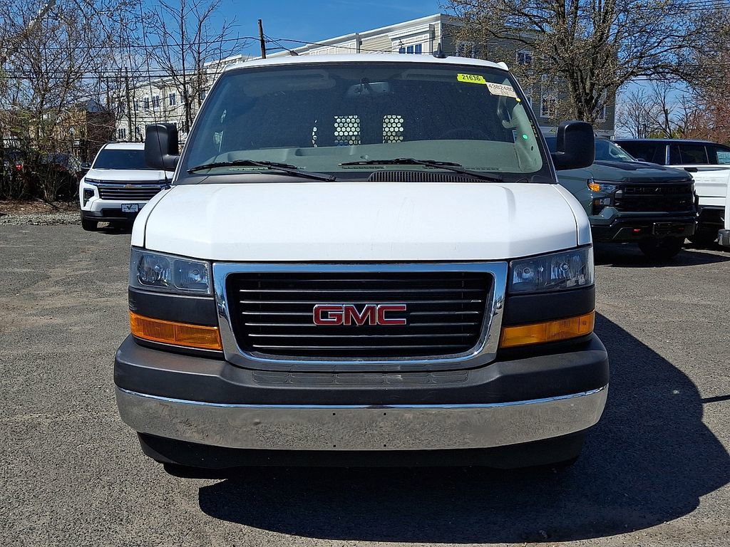 Used 2024 GMC Savana 2500 w/ Driver Convenience Package image 3