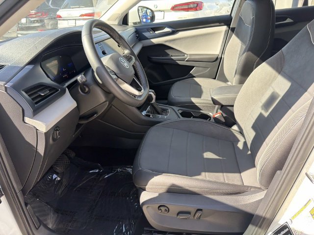 Certified 2023 Volkswagen Taos SE w/ Panoramic Sunroof Package FWD image 14