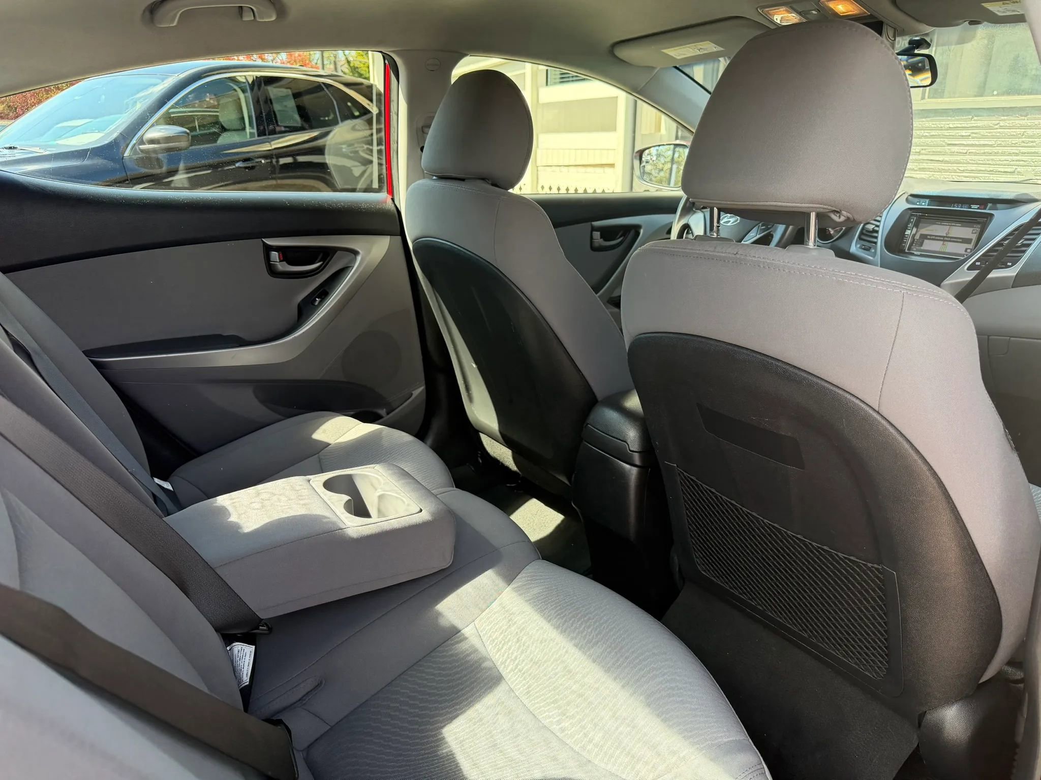 Used 2015 Hyundai Elantra SE image 18