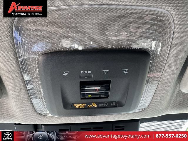 Used 2025 Toyota Prius Plug-In Hybrid FWD image 37