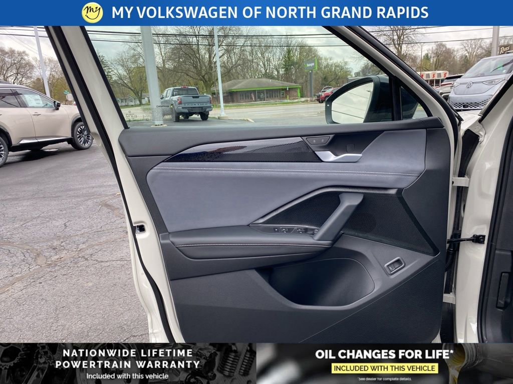 New 2026 Volkswagen Tiguan SE R-Line image 6