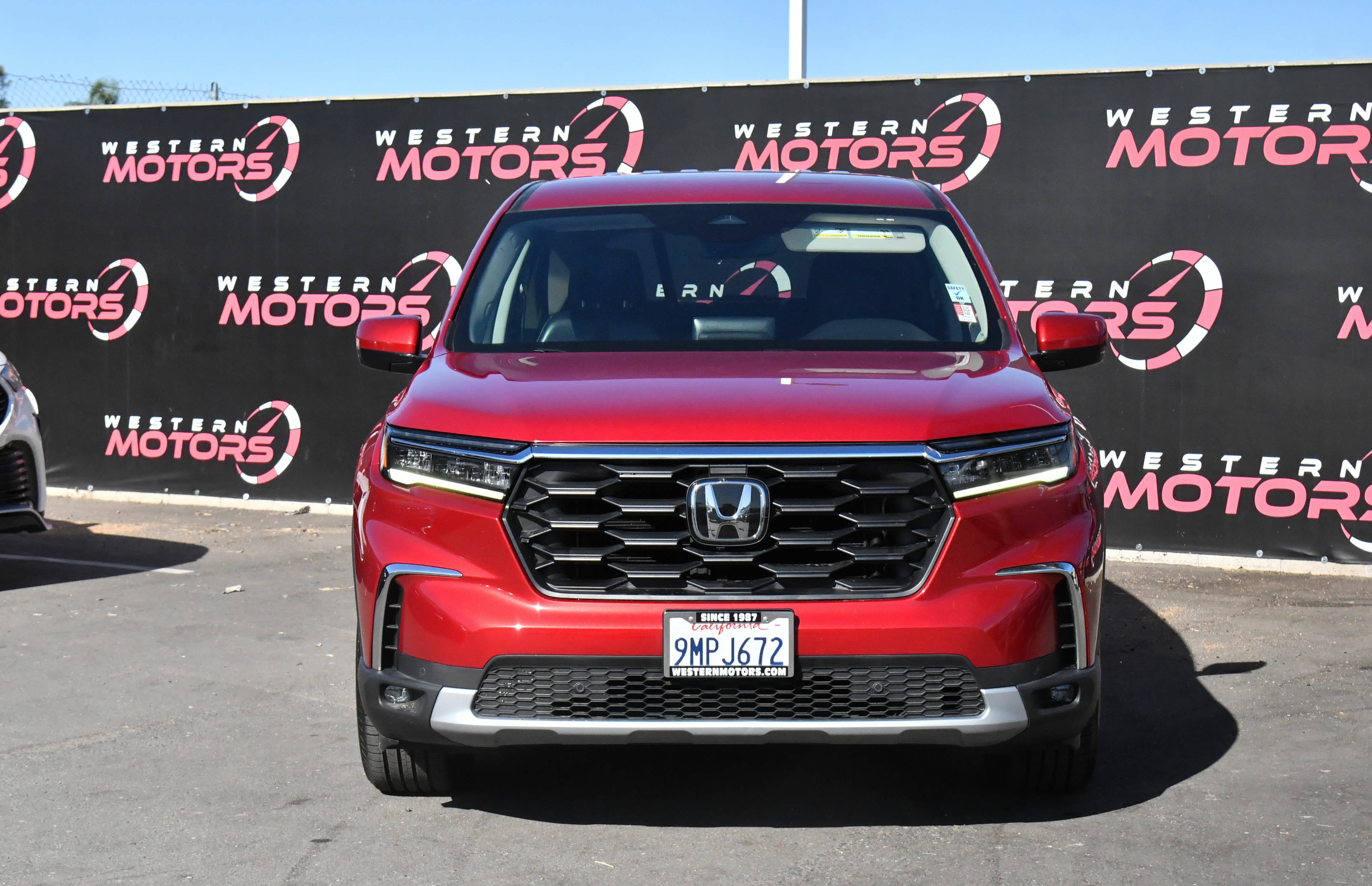 Used 2024 Honda Pilot EX-L image 2