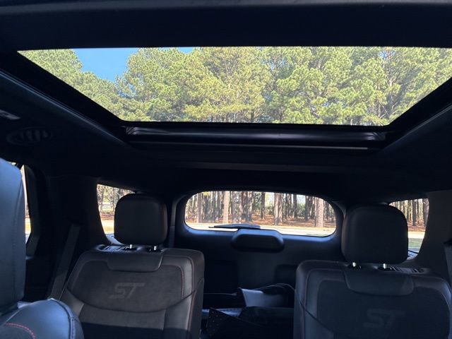 Used 2025 Ford Explorer ST w/ Sun And Sound Package image 33