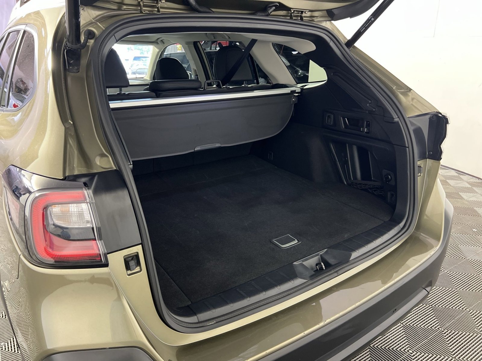 Used 2025 Subaru Outback Onyx Edition AWD/4WD image 27