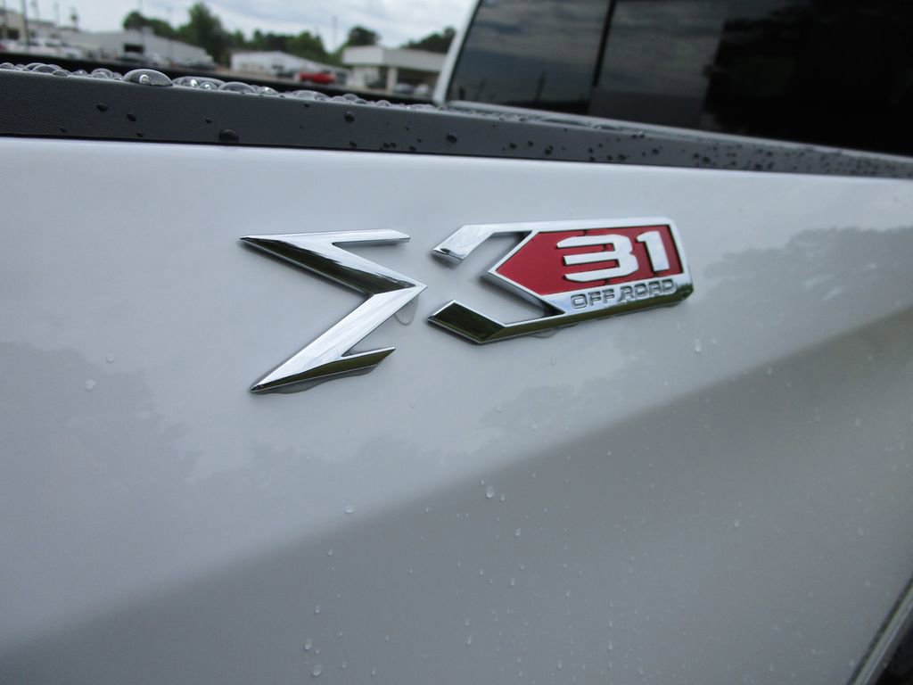 New 2026 GMC Sierra 1500 SLT w/ SLT Premium Plus Package AWD/4WD image 14