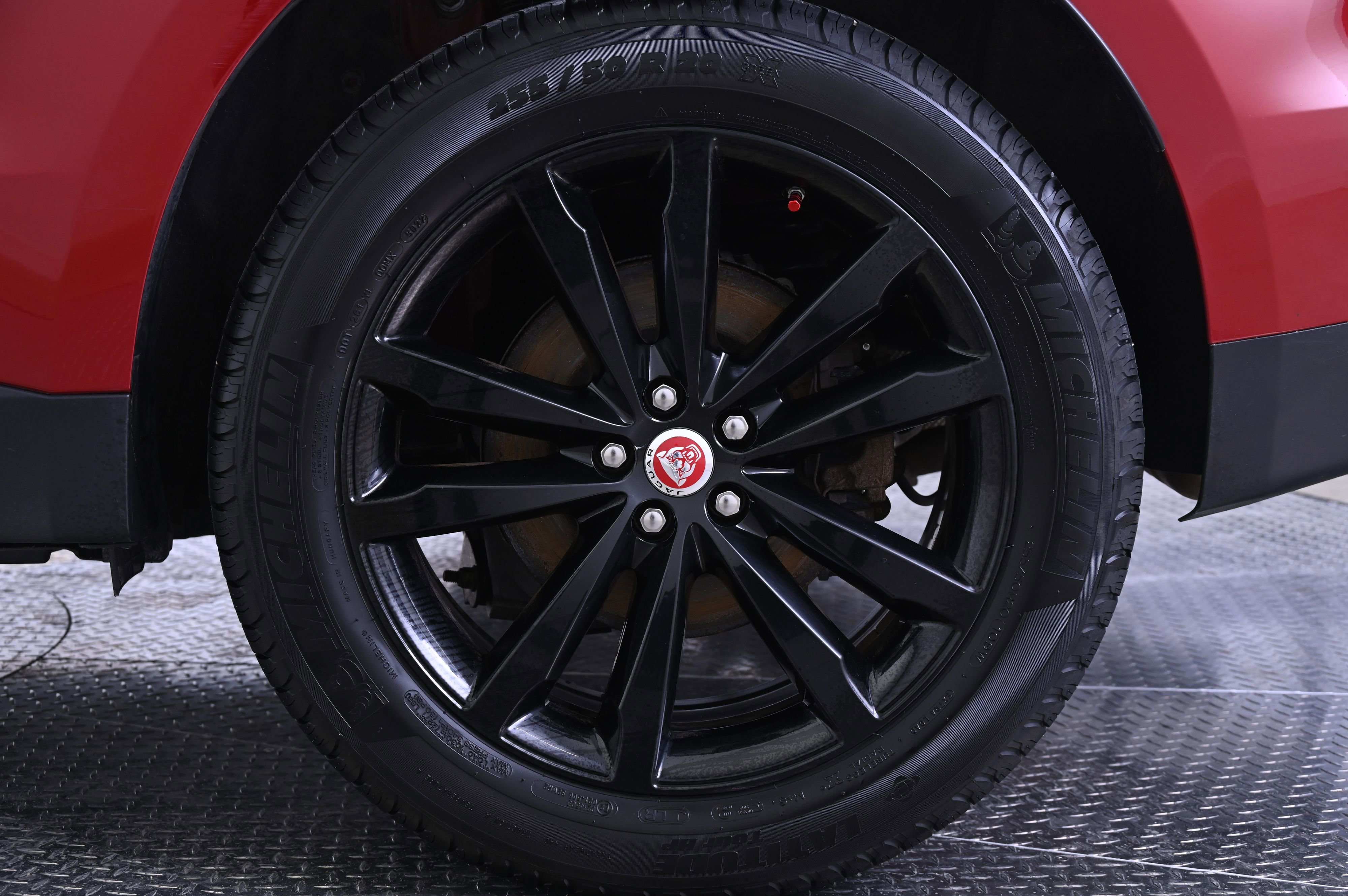 Used 2020 Jaguar F-PACE Prestige image 12