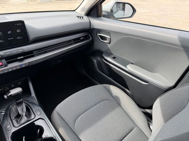 Used 2025 Kia K4 FWD image 31