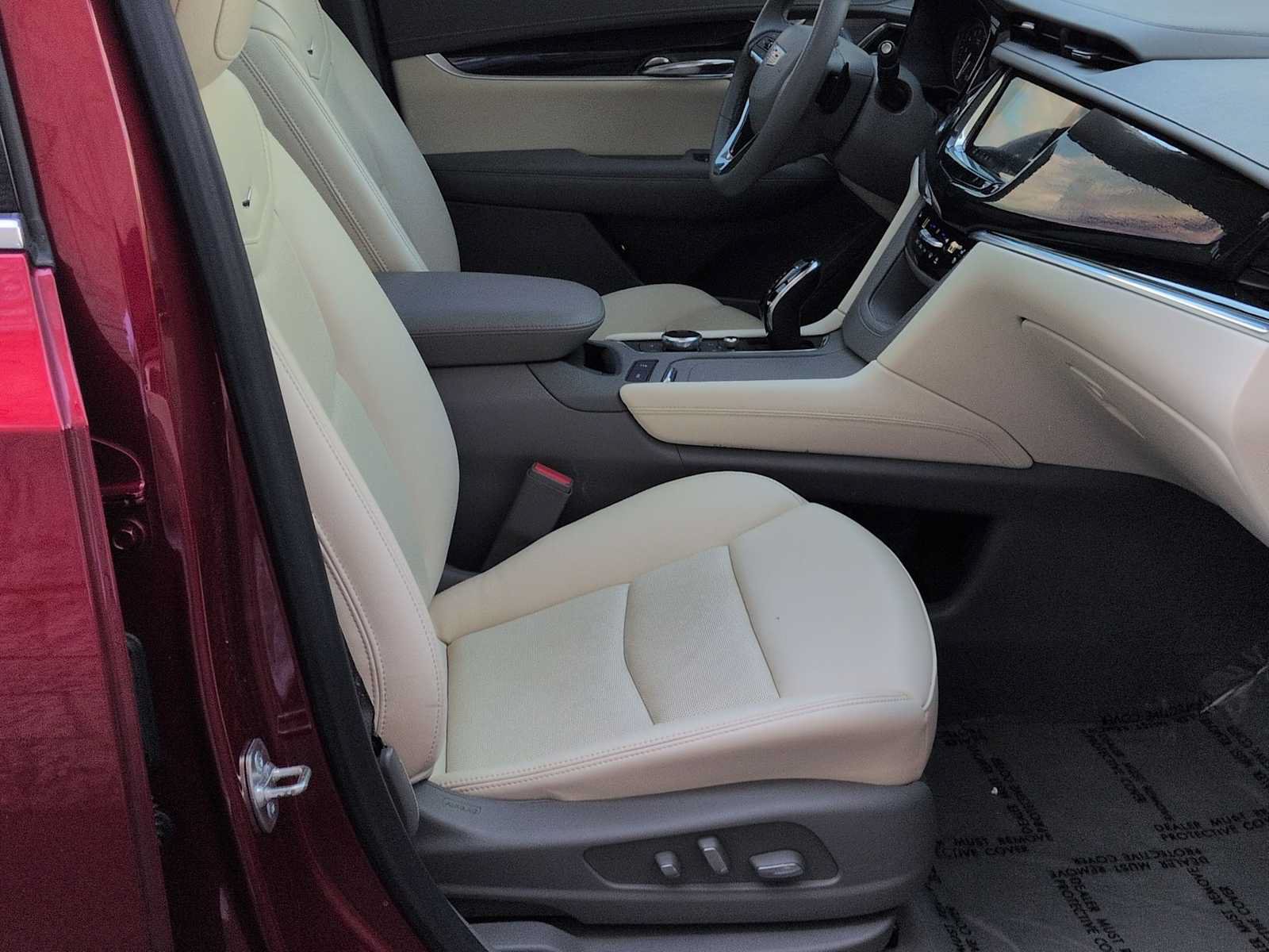 Used 2024 Cadillac XT6 Premium Luxury w/ Technology Package AWD/4WD image 24