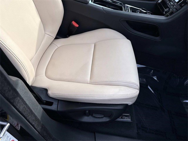 Used 2018 Jaguar F-PACE Premium image 10