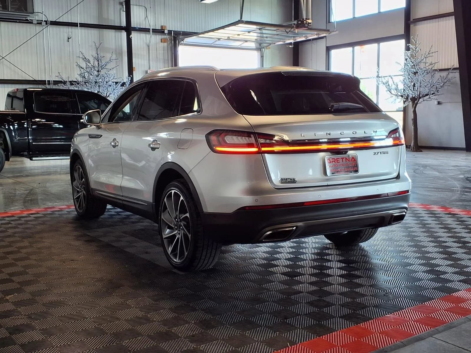 Used 2019 Lincoln Nautilus Reserve image 4
