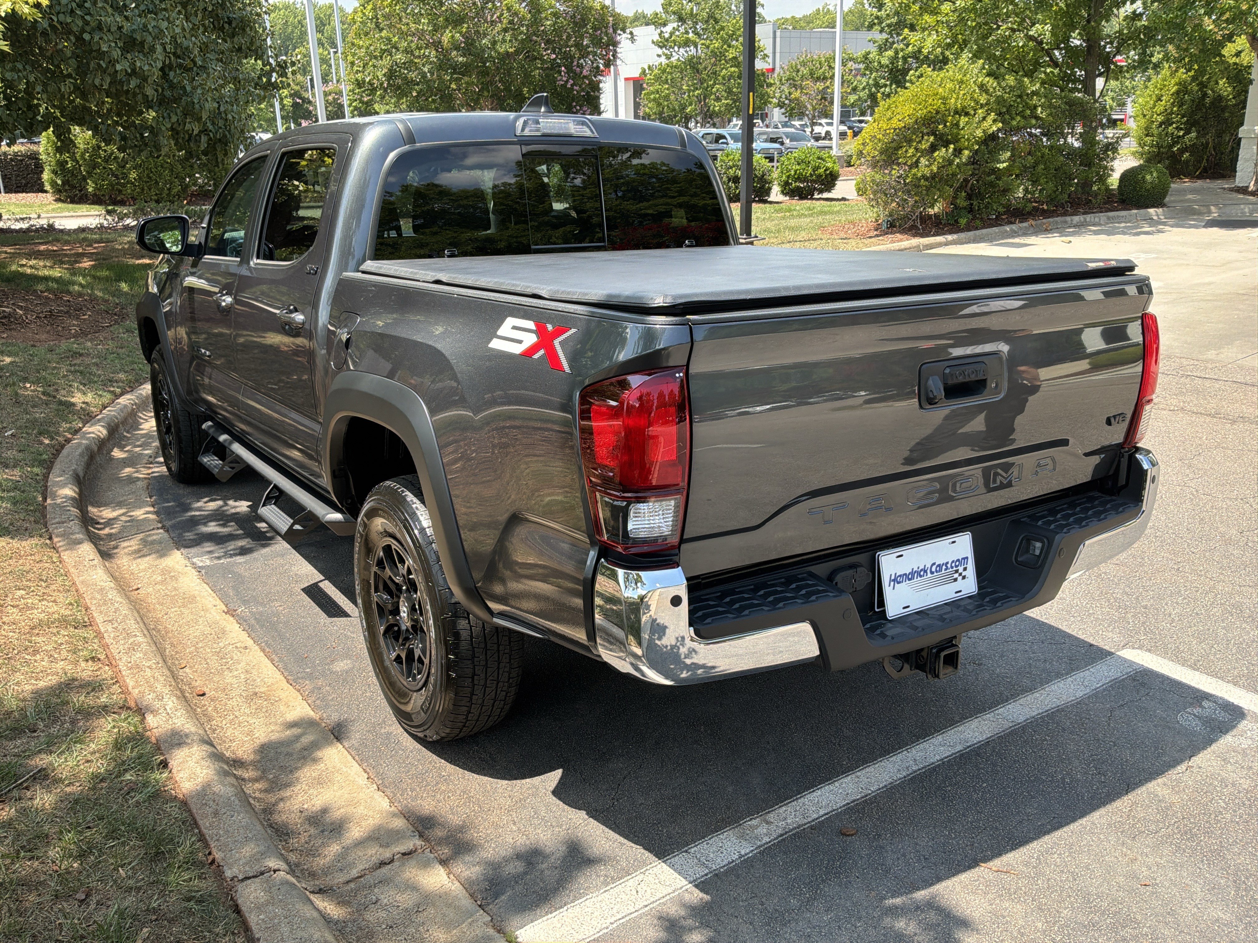 Used 2023 Toyota Tacoma SR5 RWD image 8