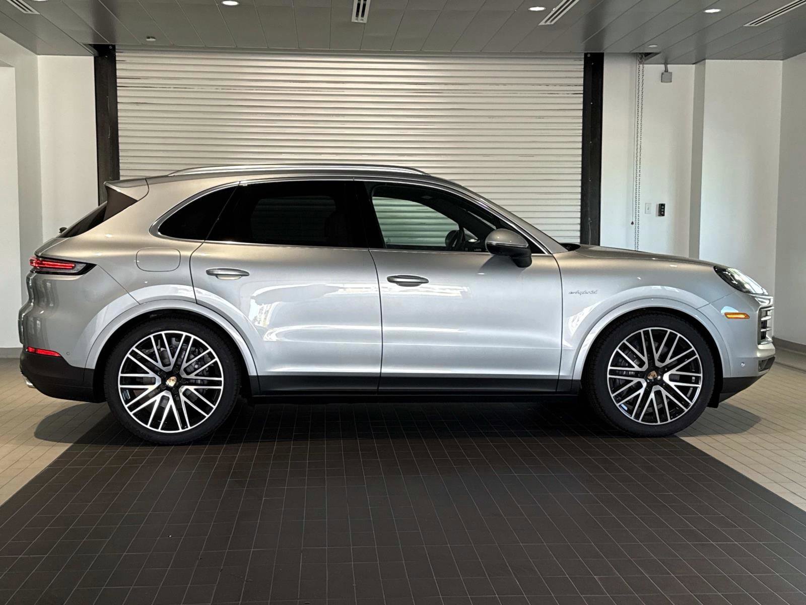 New 2026 Porsche Cayenne E-Hybrid image 8