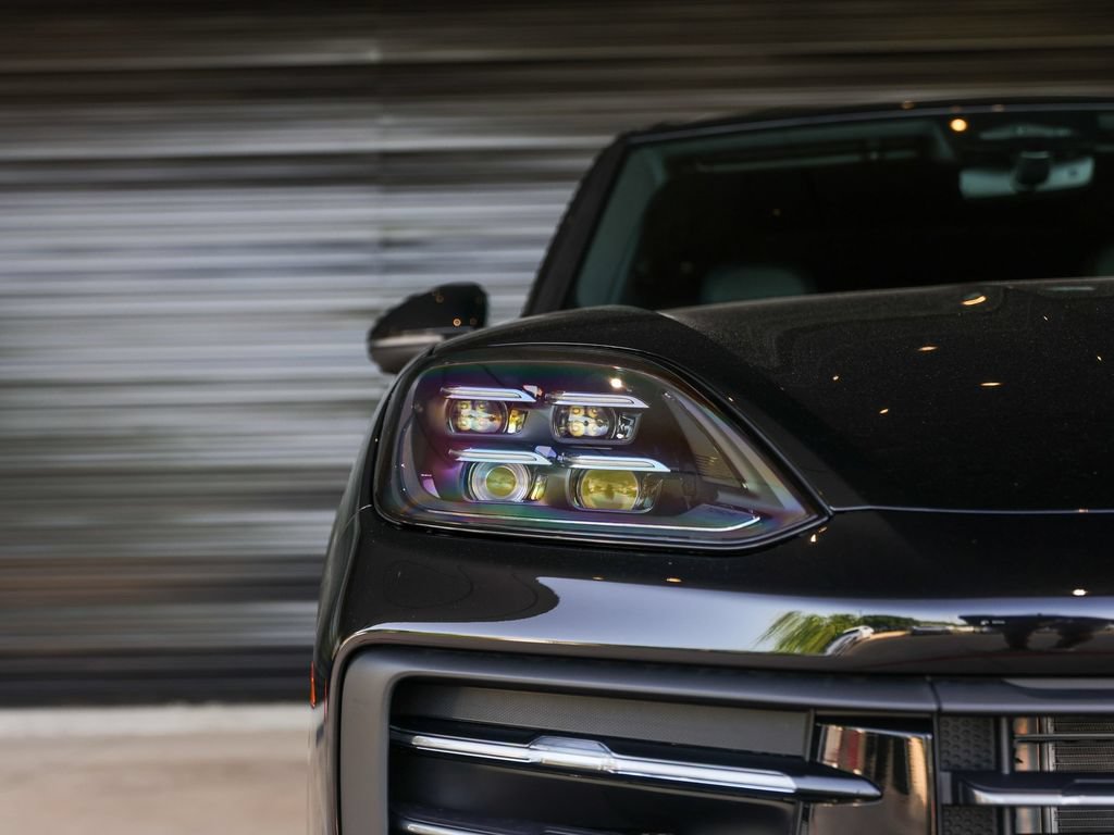 New 2026 Porsche Cayenne AWD/4WD image 12