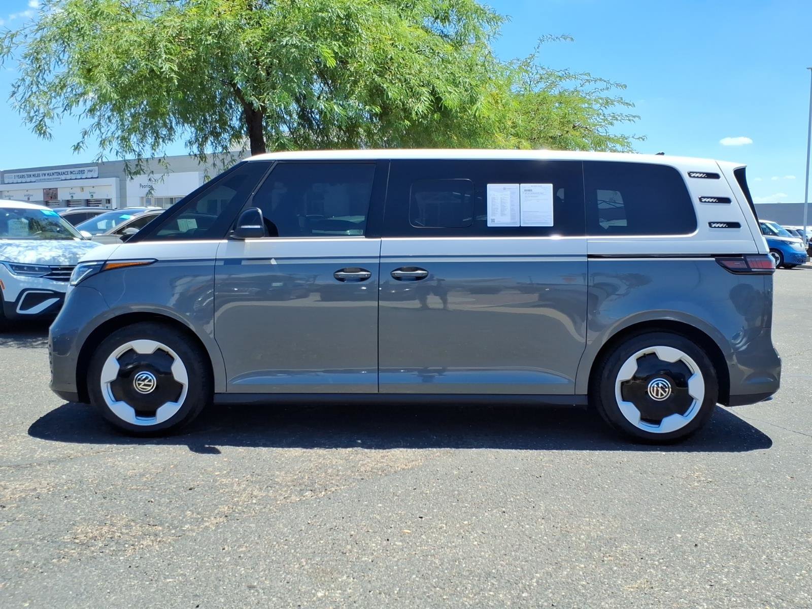 Certified 2025 Volkswagen ID. Buzz Pro S RWD image 4