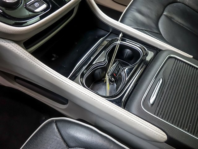 Used 2023 Chrysler Pacifica Limited image 23